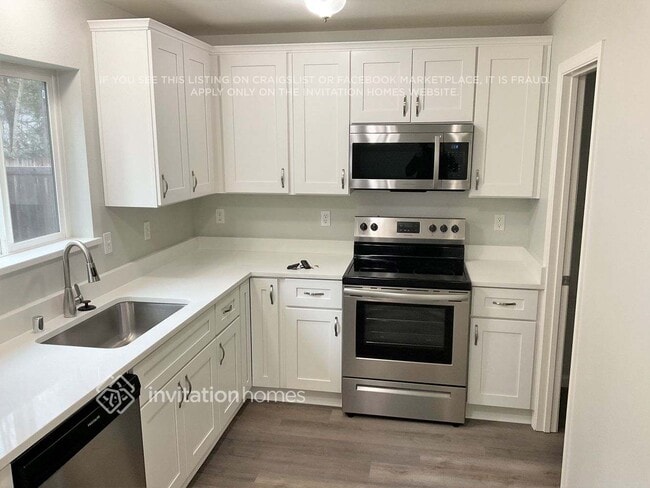 Photo - 1517 Fir St NE