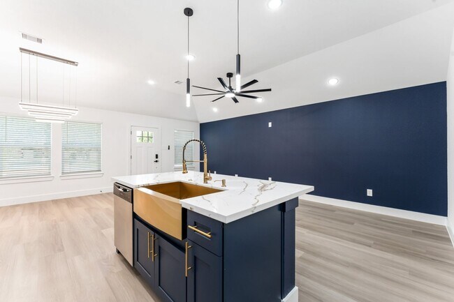 9406 Sandra St