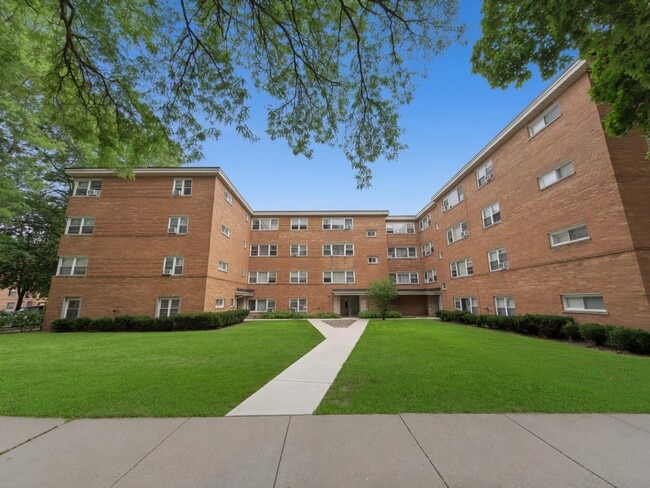 Building Photo - 2605 W Fitch Ave Unit 2