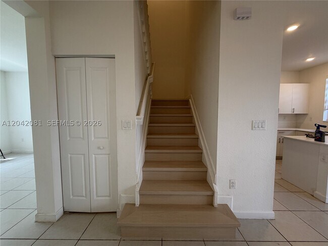 Photo - 2889 25rd 2889