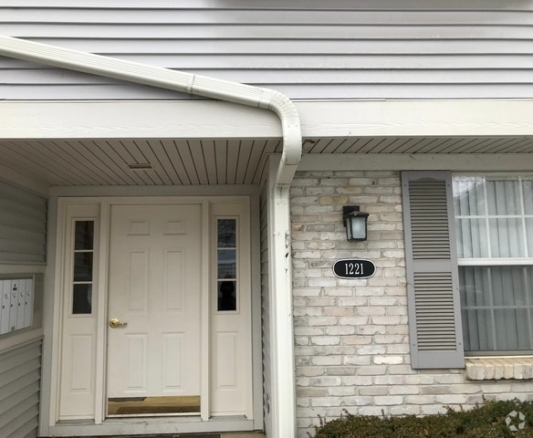 Building Photo - 1221 Ballantrae Pl Unit C Rental