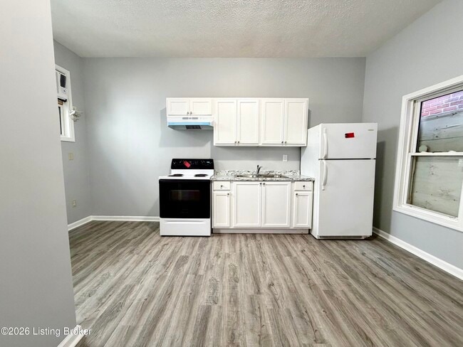 Photo - 3319 W Market St Unit 3
