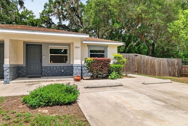2505 Myer Ave Unit 2509