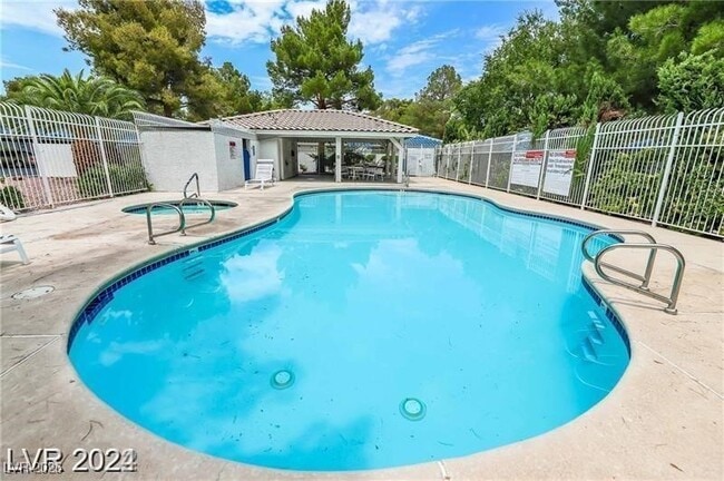 Photo - 2117 Chertsey Dr