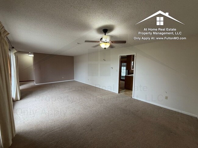 Photo - 1803 N School Blvd