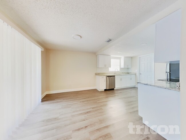 Photo - 15936 Winding Dr