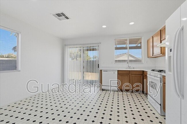 Photo - 5922 Hilmont St