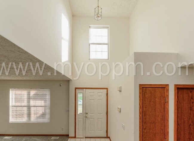 Photo - Bright and Spacious 4 Bedroom Home | Bellevue