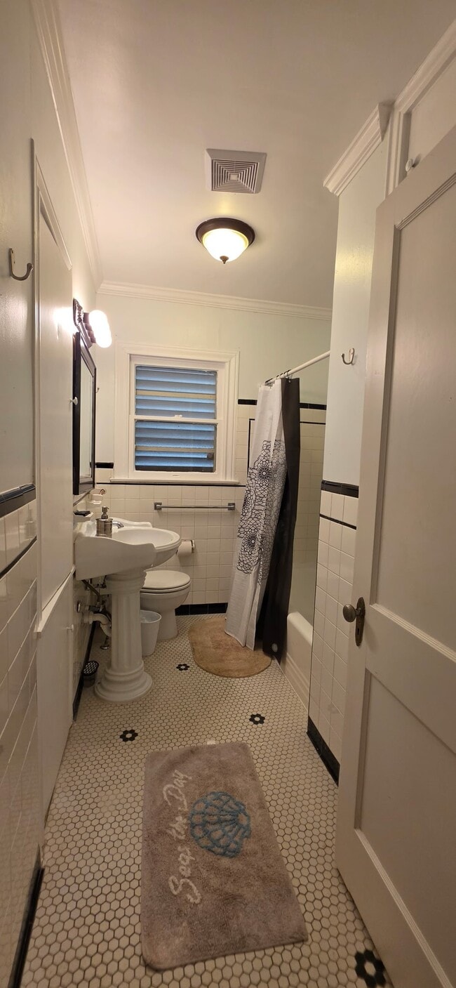 Photo - 5023 Ave N 1/2