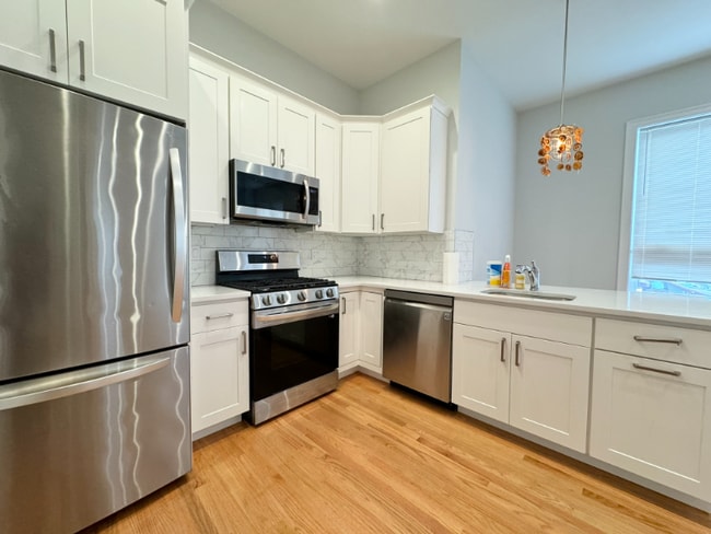 Building Photo - 353 Dorchester St Rental