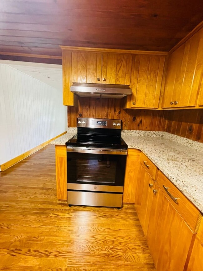 Photo - 3 BD/1/BA County Ranch Home