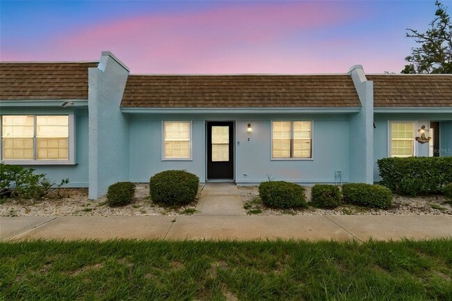 Building Photo - 11110 Carriage Hill Dr Unit 5