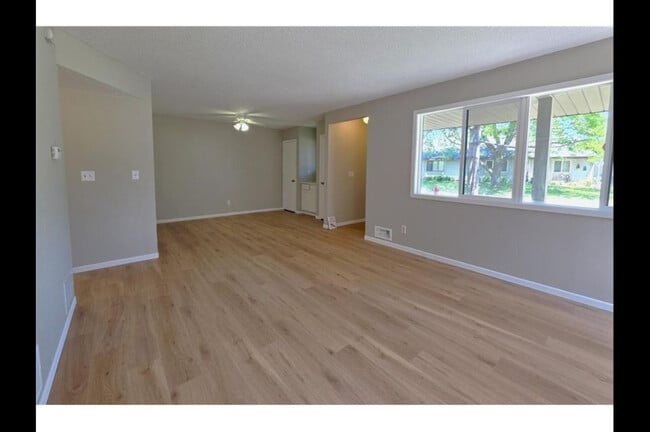 Photo - 4710 Lenore Ln
