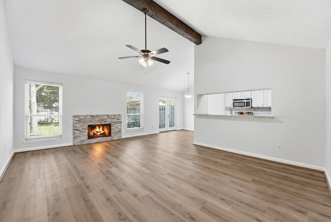 Photo - 2919 Lakefield Way