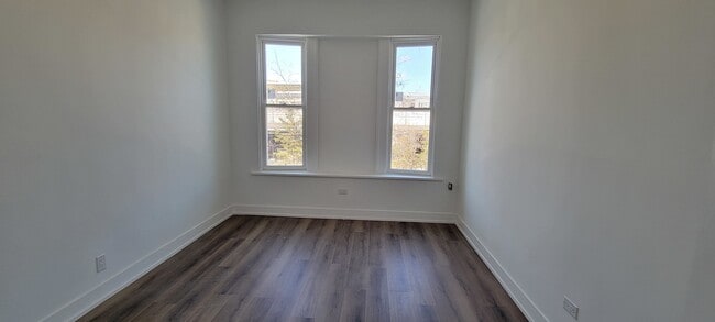 Photo - 3207 N Wilton Ave