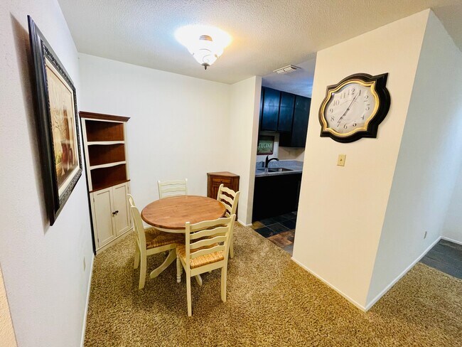Breakfast Table in the nook - 7950 N Stadium Dr Unit 172