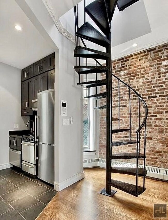 Photo - East 28th Street Unidad 5B