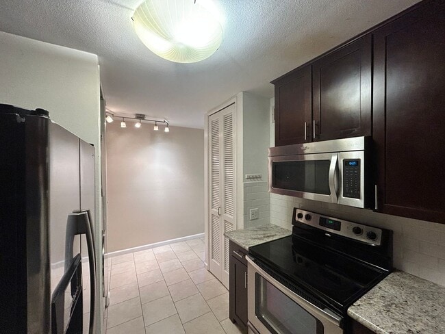 Photo - Beautiful 2B/2BA Condo in Mission Hills for Rent!