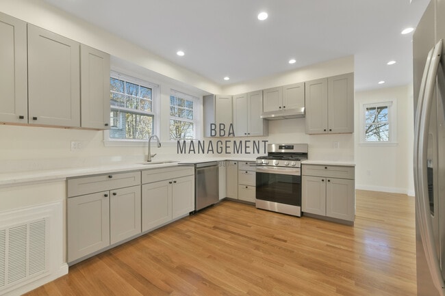 Photo - 48 Manthorne Rd Apartments Unit #1