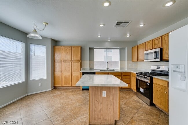 Building Photo - 7809 Calico Flower Ave