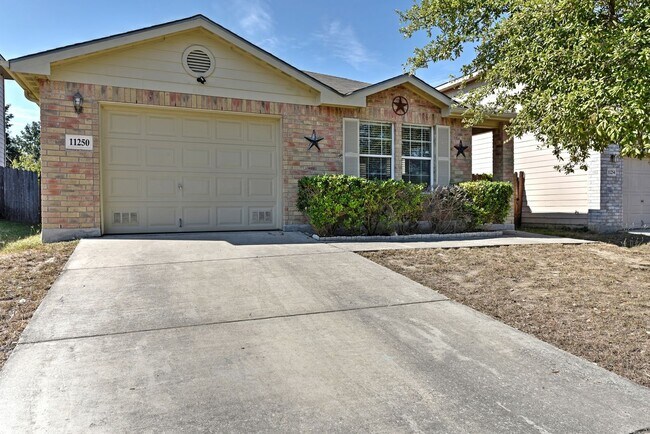 Photo - ONE STORY | GREAT LOCATION | NEAR 1605... Casa