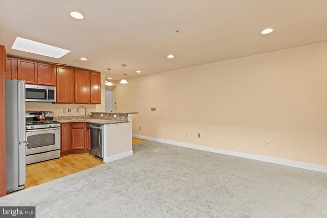 Photo - 922 Madison St NW Unit 304