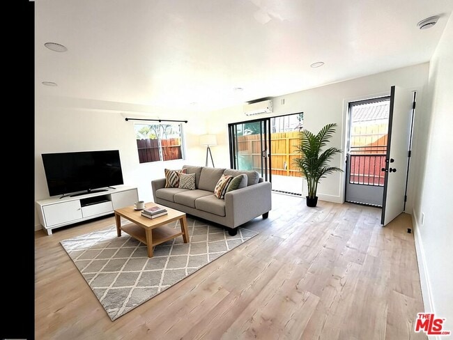Building Photo - 2106 Pisani Pl Unit 1