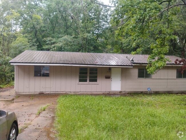 Building Photo - 2819 Teresa Dr Rental