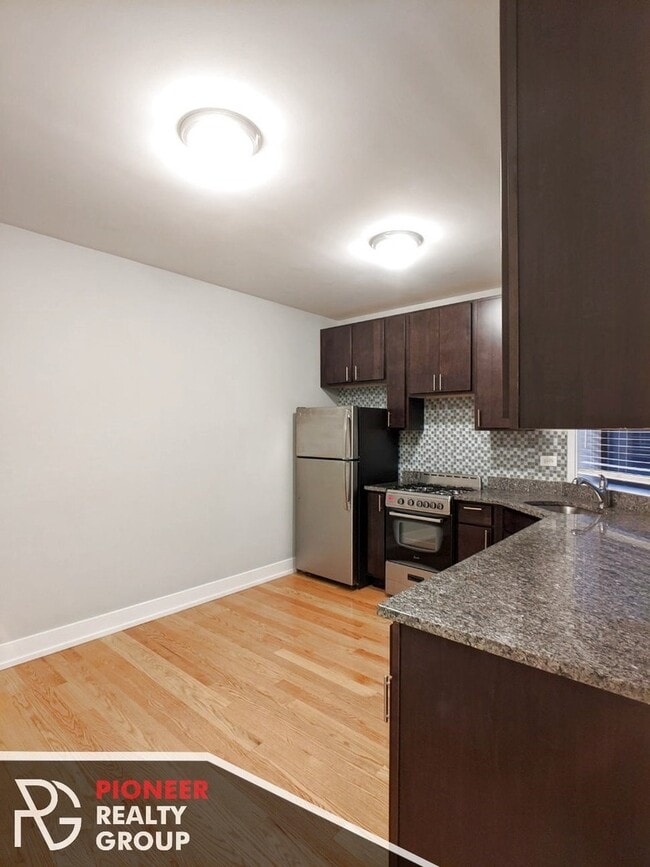 Photo - 907 W George St Unit 2