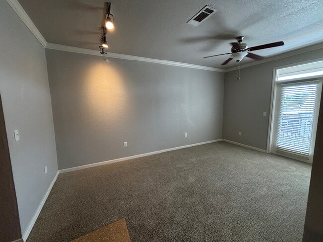 Photo - 1811 Medical Pkwy Unit b2