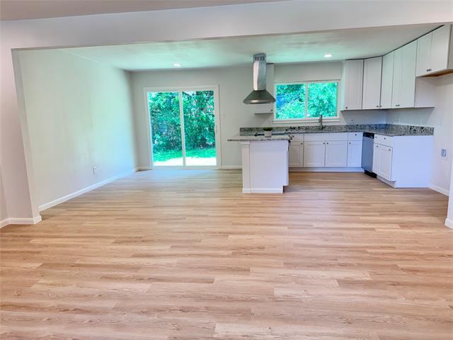 Photo - 1421 S Scullin Ave