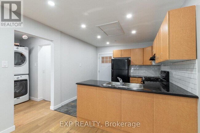 Photo - 614 Chiddington Ave