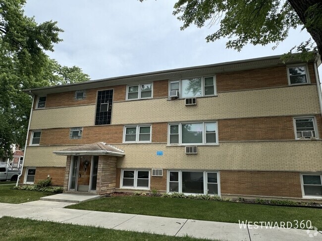 Building Photo - Fully renovated 1 bed/1 bath Unit 1E Rental