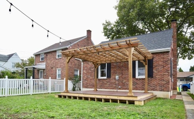 Photo - 1217 E Poplar St