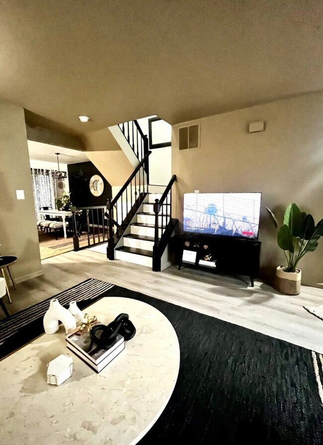 Photo - 205 Rolling Hill Ct