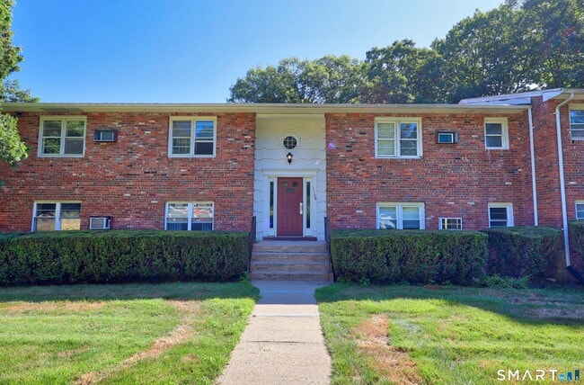 Building Photo - 1109 Waterbury Rd Unit APT 1A