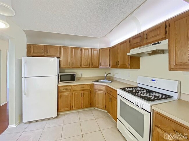 Photo - 479 Danbury Ln