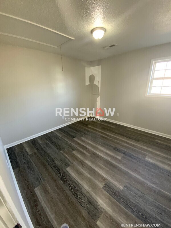 Photo - 401- 403 S. Front St.