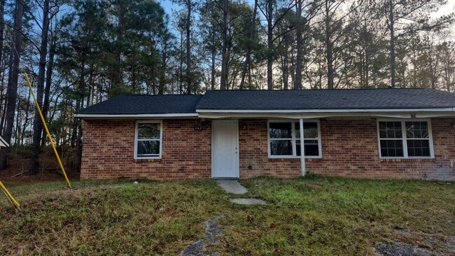 Building Photo - Clean 2BR/1BA with Newer Floors — Available Now