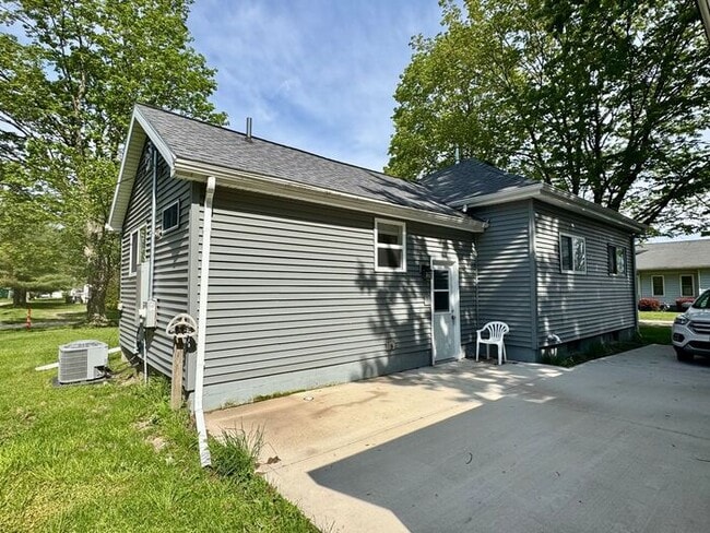 Photo - Remodeled 2 bedroom home-Three Oaks