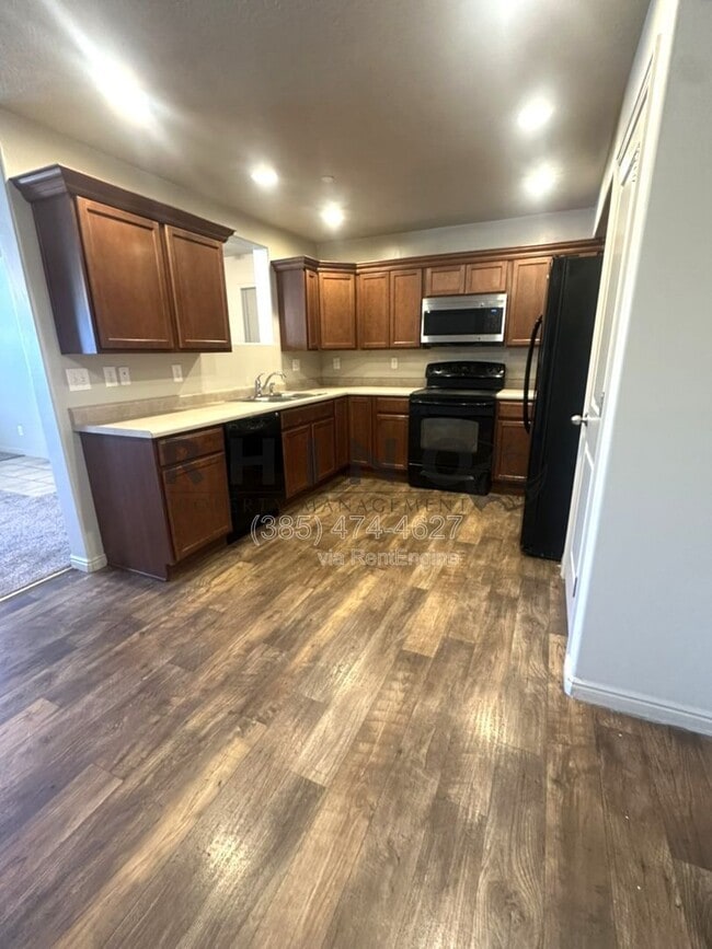 Building Photo - 6941 Village River Ln Unit I 03