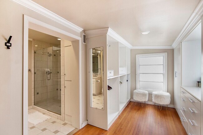 Photo - 2522 Wordsworth St