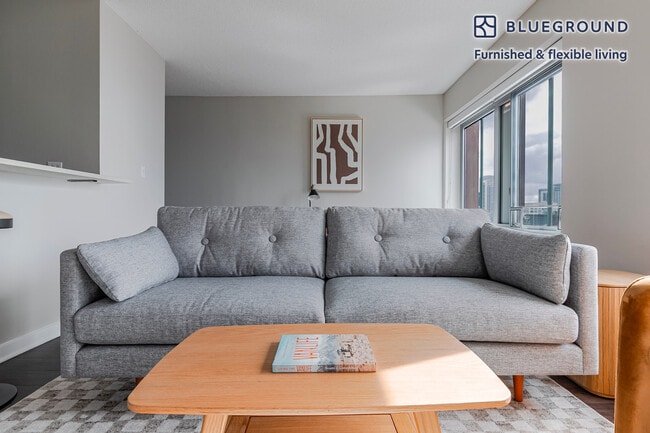 Photo - 121 W Chestnut St Unit FL25-ID1291