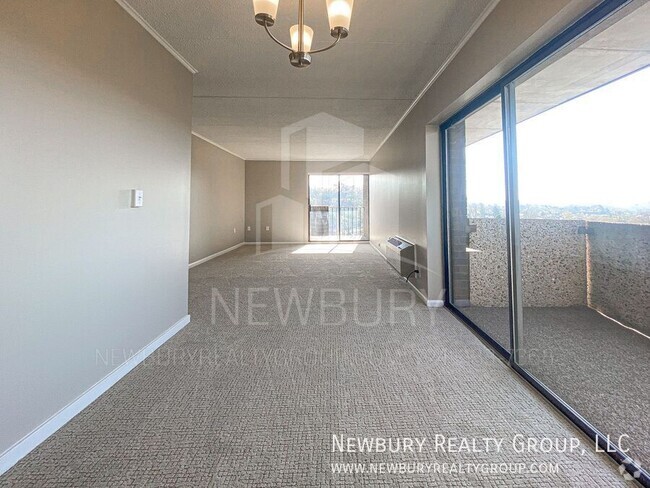 Building Photo - 530 N Main St Rental