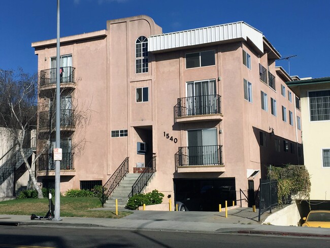 Photo - 1540 S Fairfax Ave Condominio Unidad 8