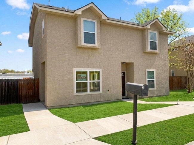 Building Photo - 622 Meadow Arbor Ln Unit 2