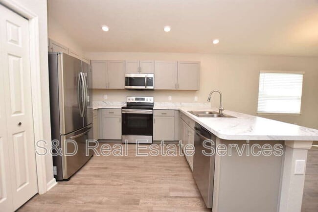 Photo - 372 Cascara Ln
