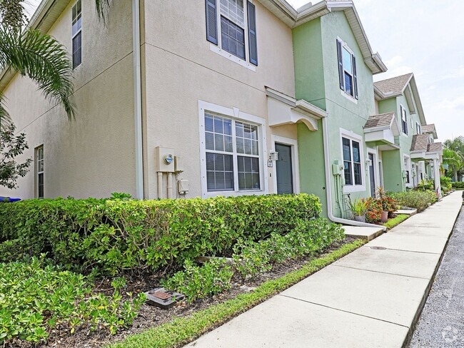 Building Photo - Forest Lake Townhomes 3618-101 Unit 3618 Pine Oak Circle, 101
