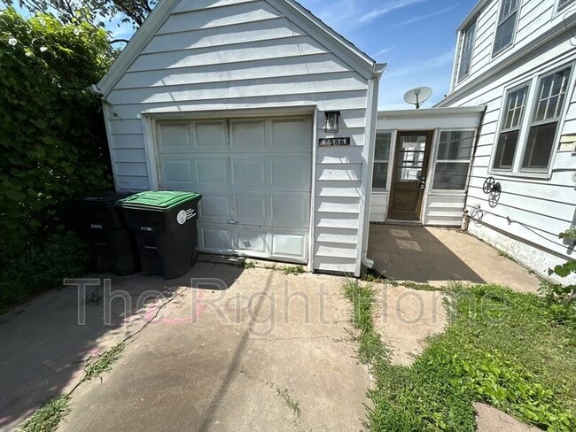 Photo - 2886 Martin Ave