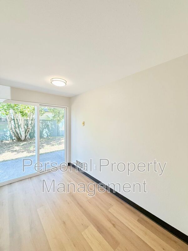 Photo - 506 E 34th St Unit A